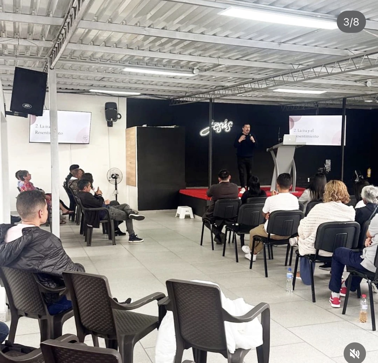 Iglesia Dementes Diferentes 1 of 2